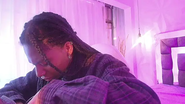 Snapshot of Queen_perla_ chatting on 9, 6, 2026 Queen perla online show from 9, 6, 2026