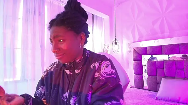 Snapshot of Queen_perla_ chatting on 6, 7, 2026 Queen perla online show from 6, 7, 2026
