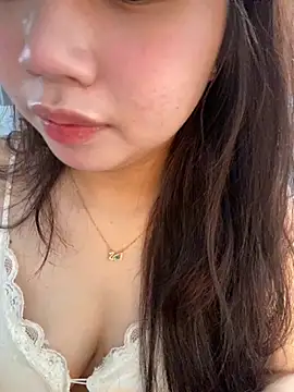 Snapshot of Hotellinh12 chatting on 19, 9, 2025 Hotellinh12 online show from 19, 9, 2025