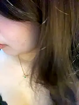 Snapshot of Hotellinh12 chatting on 24, 9, 2025 Hotellinh12 online show from 24, 9, 2025