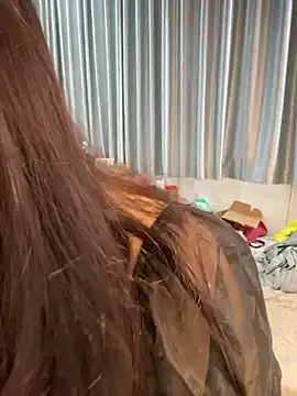 Snapshot of Hotellinh12 chatting on 8, 10, 2025 Hotellinh12 online show from 8, 10, 2025