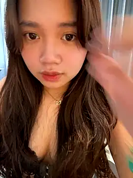 Snapshot of Hotellinh12 chatting on 17, 10, 2025 Hotellinh12 online show from 17, 10, 2025