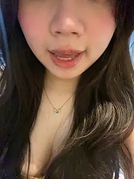 Snapshot of Hotellinh12 chatting on 20, 11, 2025 Hotellinh12 online show from 20, 11, 2025