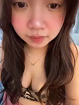 Snapshot of Hotellinh12 chatting on 27, 11, 2025 Hotellinh12 online show from 27, 11, 2025