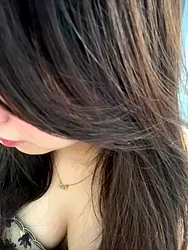 Snapshot of Hotellinh12 chatting on 28, 11, 2025 Hotellinh12 online show from 28, 11, 2025