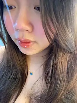 Snapshot of Hotellinh12 chatting on 15, 3, 2026 Hotellinh12 online show from 15, 3, 2026