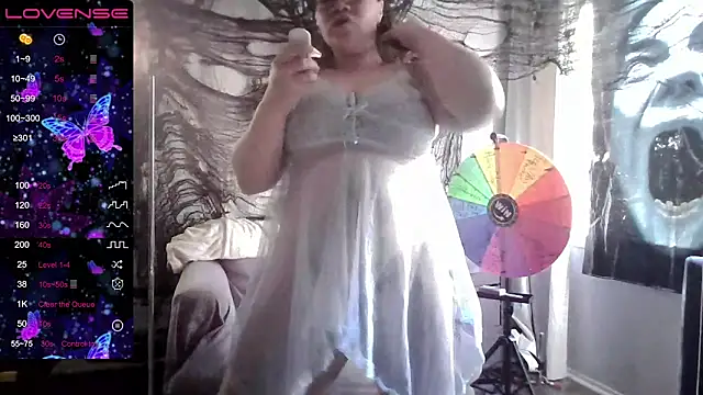 Snapshot of Milfshakecafe chatting on 10, 10, 2025 Milfshakecafe online show from 10, 10, 2025