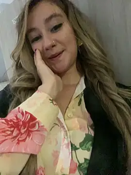 Snapshot of MaryDeniro chatting on 28, 1, 2025 MaryDeniro online show from 28, 1, 2025