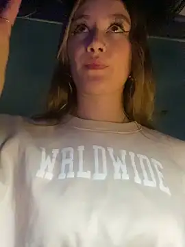 Snapshot of MaryDeniro chatting on 15, 3, 2025 MaryDeniro online show from 15, 3, 2025