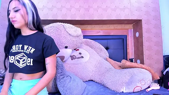 SofiAndNicol online show from 28, 11, 2025