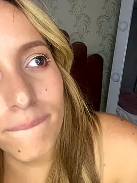 Agnescruzz online show from 15, 10, 2025