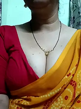 Snapshot of Rosy-B chatting on 19, 12, 2024 Rosy-B online show from 19, 12, 2024