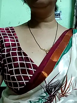 Snapshot of Rosy-B chatting on 20, 12, 2024 Rosy-B online show from 20, 12, 2024