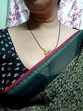 Snapshot of Rosy-B chatting on 10, 1, 2025 Rosy-B online show from 10, 1, 2025