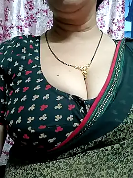 Snapshot of Rosy-B chatting on 10, 1, 2025 Rosy-B online show from 10, 1, 2025