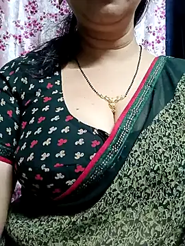 Snapshot of Rosy-B chatting on 11, 1, 2025 Rosy-B online show from 11, 1, 2025