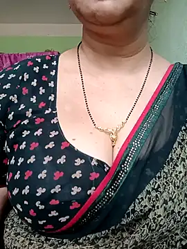 Snapshot of Rosy-B chatting on 1, 2, 2025 Rosy-B online show from 1, 2, 2025