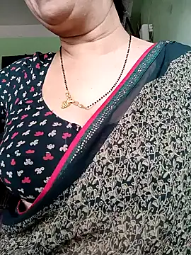 Snapshot of Rosy-B chatting on 5, 2, 2025 Rosy-B online show from 5, 2, 2025