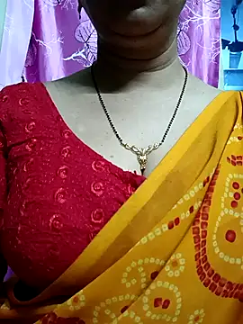 Snapshot of Rosy-B chatting on 8, 2, 2025 Rosy-B online show from 8, 2, 2025