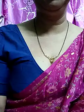 Snapshot of Rosy-B chatting on 8, 2, 2025 Rosy-B online show from 8, 2, 2025