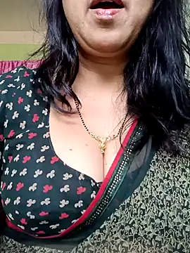 Snapshot of Rosy-B chatting on 9, 2, 2025 Rosy-B online show from 9, 2, 2025