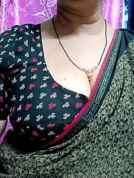 Snapshot of Rosy-B chatting on 18, 2, 2025 Rosy-B online show from 18, 2, 2025