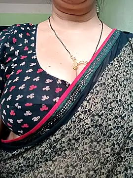 Snapshot of Rosy-B chatting on 19, 2, 2025 Rosy-B online show from 19, 2, 2025