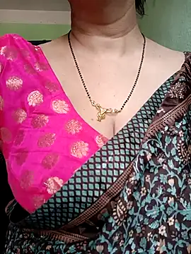 Snapshot of Rosy-B chatting on 19, 2, 2025 Rosy-B online show from 19, 2, 2025