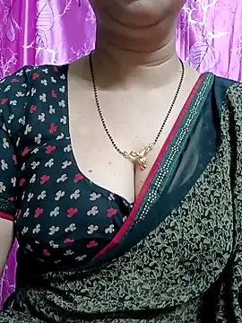 Snapshot of Rosy-B chatting on 27, 2, 2025 Rosy-B online show from 27, 2, 2025