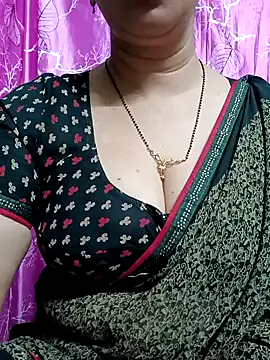 Snapshot of Rosy-B chatting on 28, 2, 2025 Rosy-B online show from 28, 2, 2025