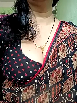 Snapshot of Rosy-B chatting on 28, 2, 2025 Rosy-B online show from 28, 2, 2025