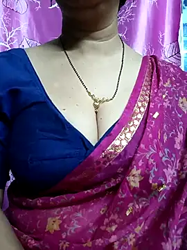 Snapshot of Rosy-B chatting on 1, 3, 2025 Rosy-B online show from 1, 3, 2025