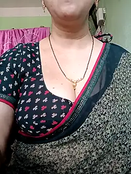 Snapshot of Rosy-B chatting on 2, 3, 2025 Rosy-B online show from 2, 3, 2025