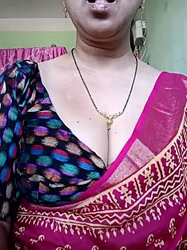 Snapshot of Rosy-B chatting on 4, 3, 2025 Rosy-B online show from 4, 3, 2025