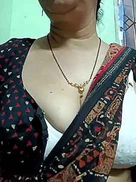 Snapshot of Rosy-B chatting on 5, 3, 2025 Rosy-B online show from 5, 3, 2025