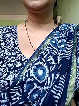 Snapshot of Rosy-B chatting on 5, 3, 2025 Rosy-B online show from 5, 3, 2025