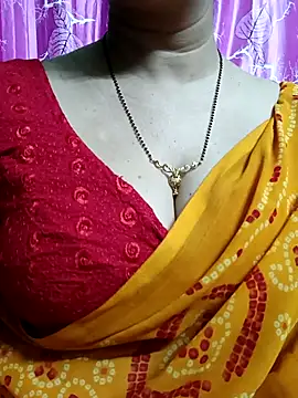 Snapshot of Rosy-B chatting on 8, 3, 2025 Rosy-B online show from 8, 3, 2025