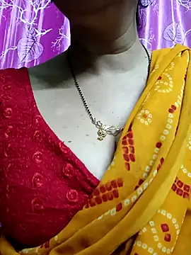 Snapshot of Rosy-B chatting on 10, 3, 2025 Rosy-B online show from 10, 3, 2025