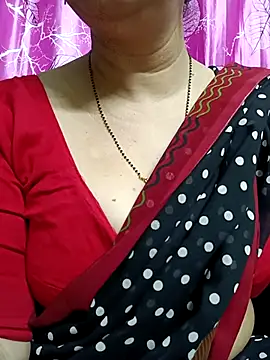 Snapshot of Rosy-B chatting on 11, 3, 2025 Rosy-B online show from 11, 3, 2025