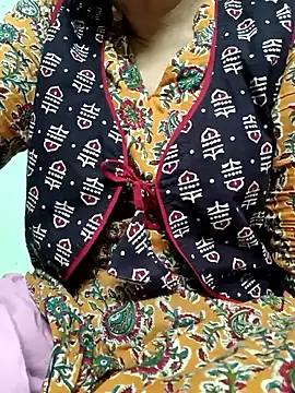 Snapshot of Rosy-B chatting on 28, 9, 2025 Rosy-B online show from 28, 9, 2025