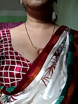 Snapshot of Rosy-B chatting on 3, 10, 2025 Rosy-B online show from 3, 10, 2025