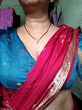 Snapshot of Rosy-B chatting on 13, 10, 2025 Rosy-B online show from 13, 10, 2025