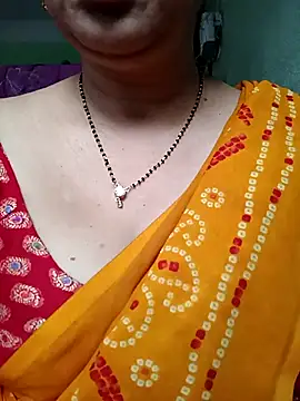 Snapshot of Rosy-B chatting on 28, 10, 2025 Rosy-B online show from 28, 10, 2025