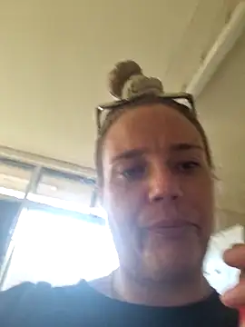 Off the Lesh online show from 17, 12, 2025