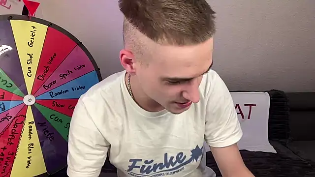 Snapshot of Cookieboy88 chatting on 7, 2, 2025 Cookieboy88 online show from 7, 2, 2025