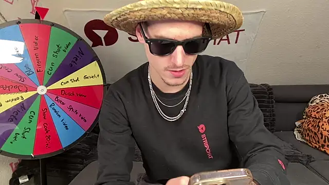 Snapshot of Cookieboy88 chatting on 14, 2, 2025 Cookieboy88 online show from 14, 2, 2025