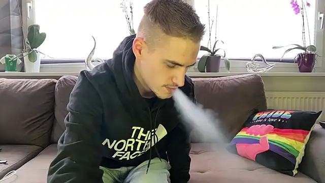 Snapshot of Cookieboy88 chatting on 15, 2, 2025 Cookieboy88 online show from 15, 2, 2025