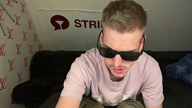 Snapshot of Cookieboy88 chatting on 22, 2, 2025 Cookieboy88 online show from 22, 2, 2025