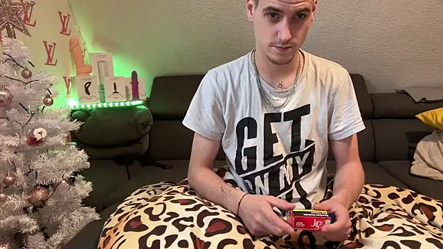 Snapshot of Cookieboy88 chatting on 15, 11, 2025 Cookieboy88 online show from 15, 11, 2025