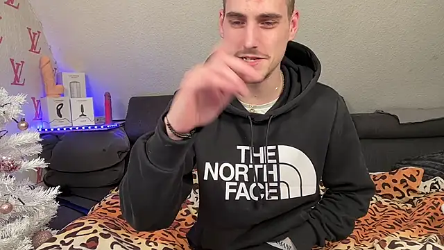 Snapshot of Cookieboy88 chatting on 27, 11, 2025 Cookieboy88 online show from 27, 11, 2025